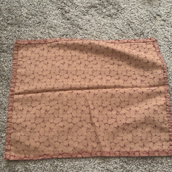 12 Fall small cotton napkins. Leaf pattern. Green, red, purple and brown. - Picture 7 of 9